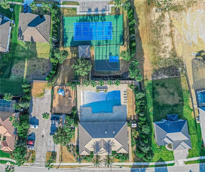 Community amenities in , Auburndale (Image 37).