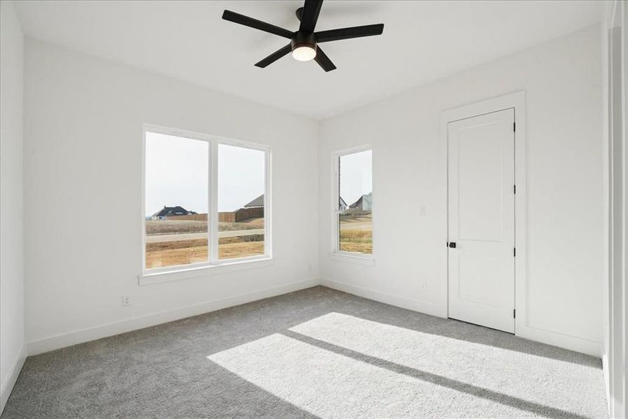 Spacious, unfurnished interior of a new home in , Waxahachie (Image 23).