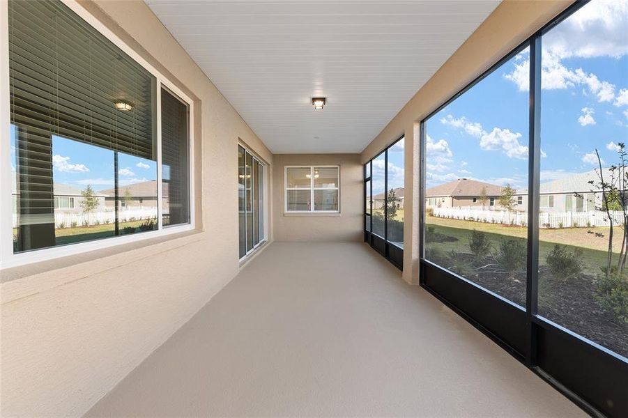 Exterior details and patio area of a home in , Ocala (Image 33).