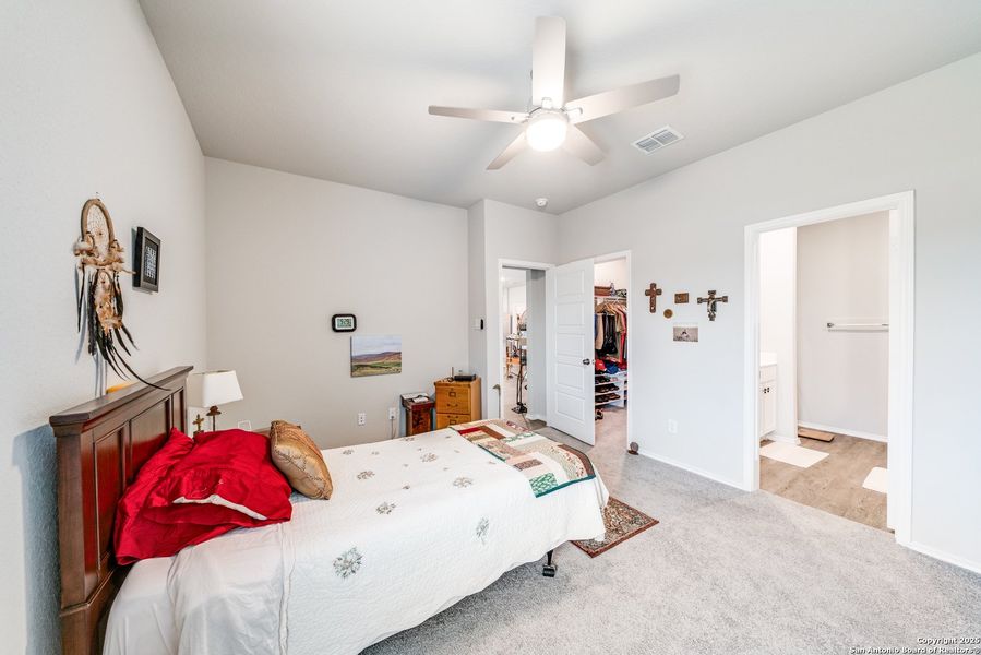 Furnished interior view inside a new home in Legend Pond, New Braunfels (Image 12).
