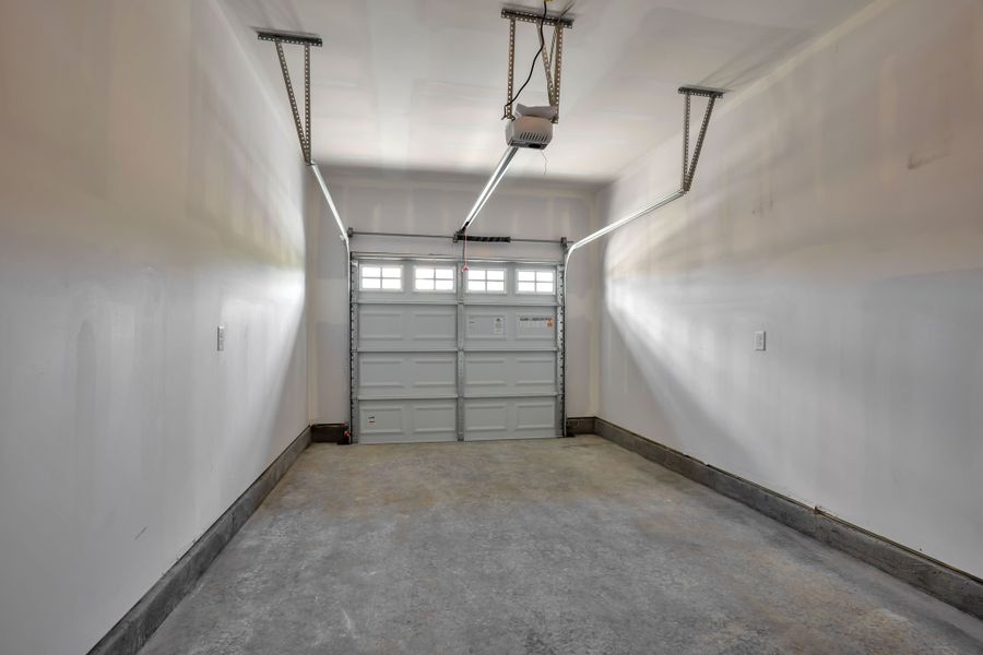 Interior photo of a similar plan (The Charleston). Features & selections may vary. Interior photo of a similar plan (The Charleston). Features & selections may vary.