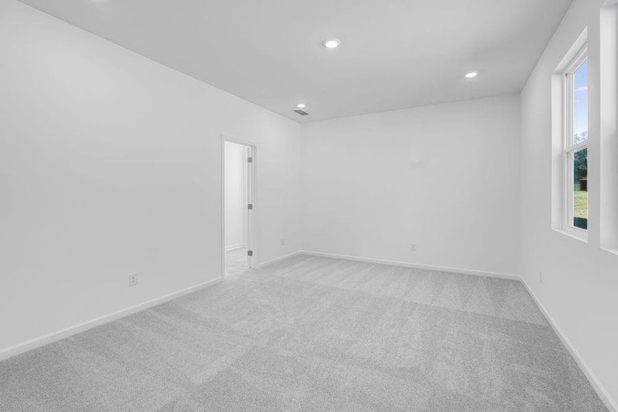 Spacious, unfurnished interior of a new home in Windance Lake, Loganville (Image 29).