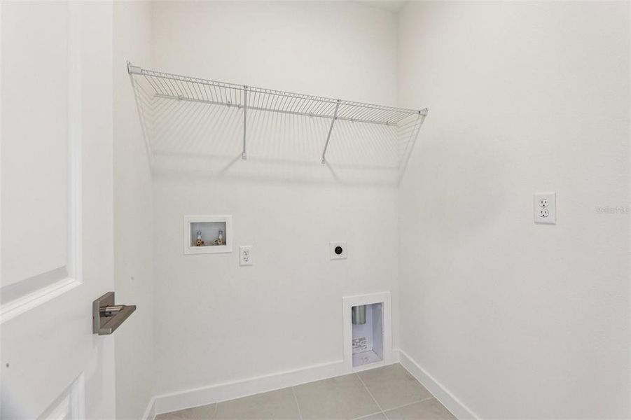 Spacious, unfurnished interior of a new home in Willowbrook North, Winter Haven (Image 25).