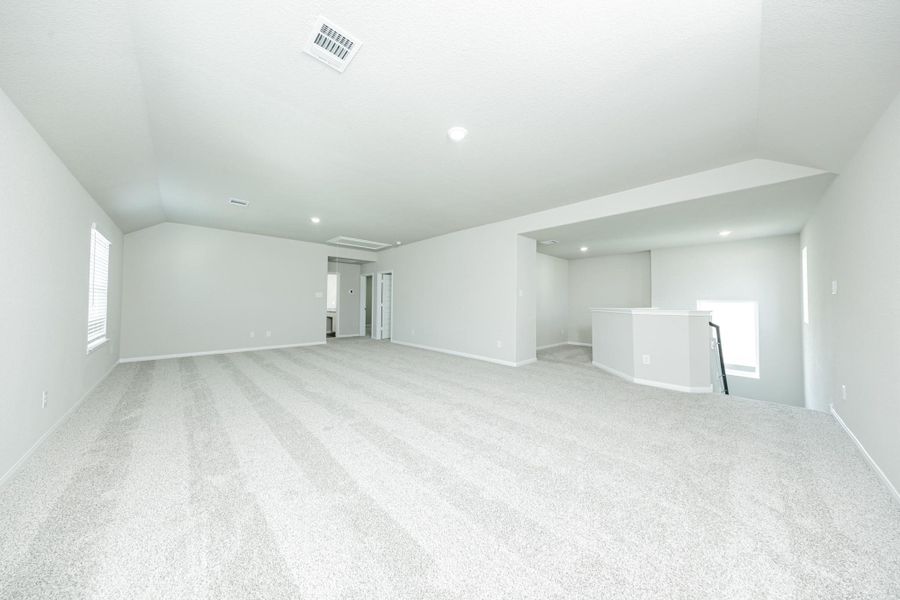 Spacious, unfurnished interior of a new home in Ridgeland Hills, Willis (Image 19).