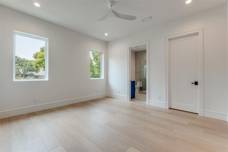 Spacious, unfurnished interior of a new home in , Dallas (Image 40).