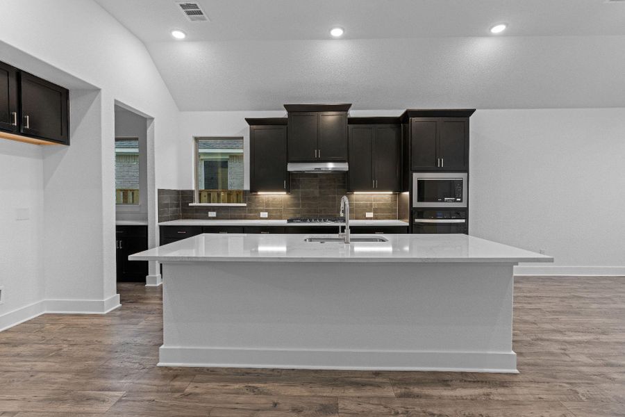Gorgeous Open Concept Kitchen