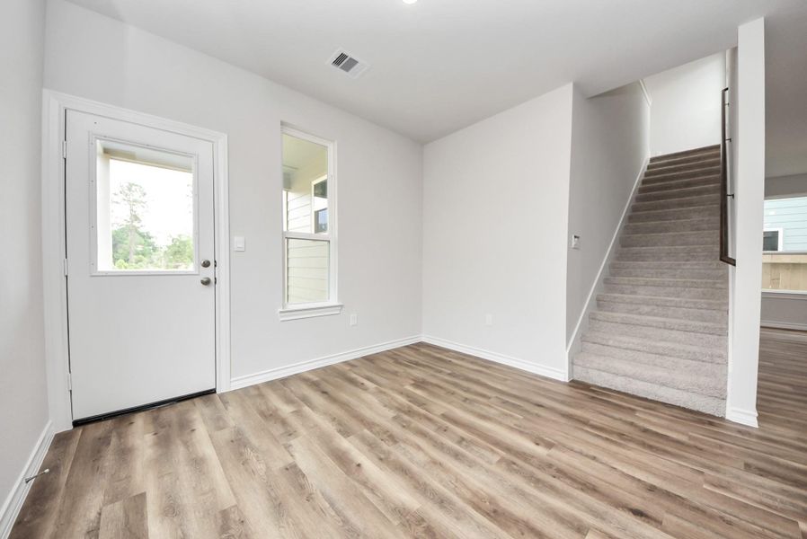 Spacious, unfurnished interior of a new home in The Enclave at Spring Branch, Conroe (Image 30).
