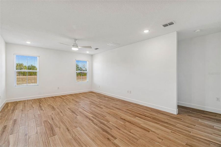 Spacious, unfurnished interior of a new home in Aspire at Glen Aire, Ocala (Image 24).