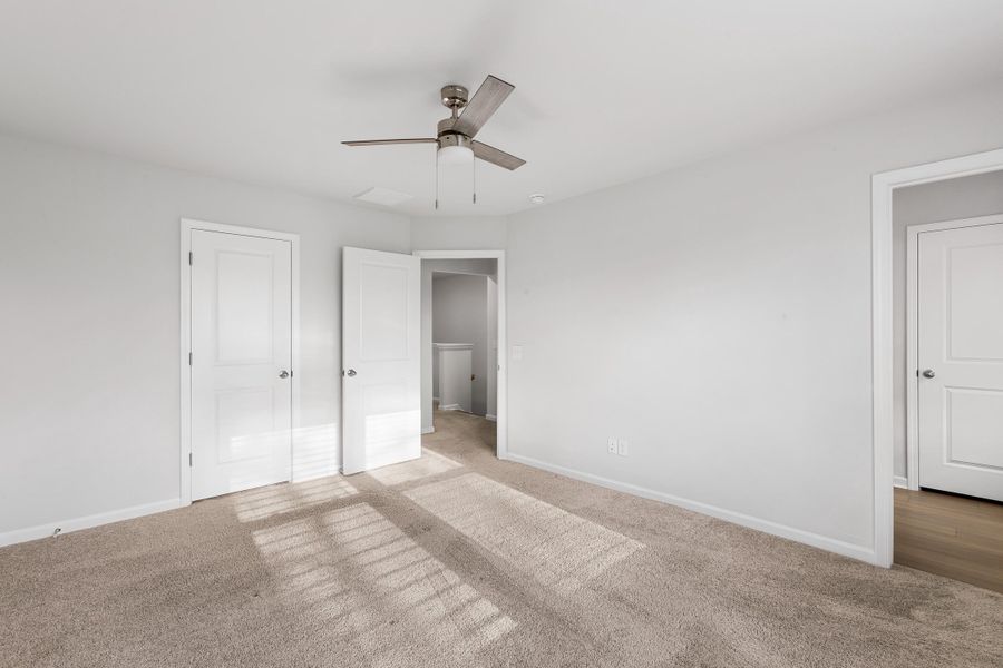 Spacious, unfurnished interior of a new home in , Summerville (Image 16).