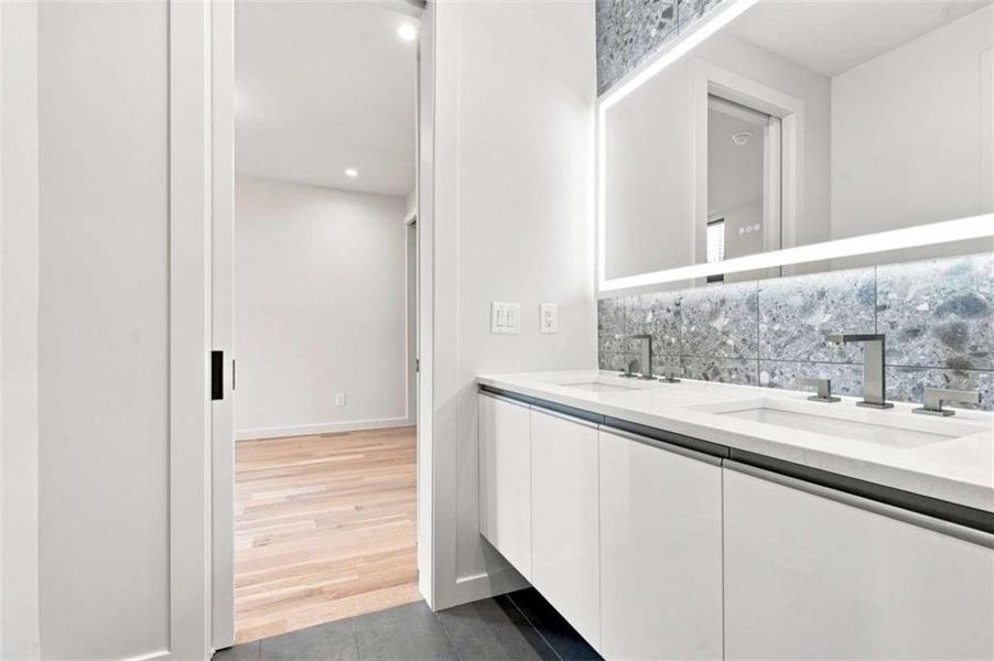 Furnished interior view inside a new home in , Atlanta (Image 12).