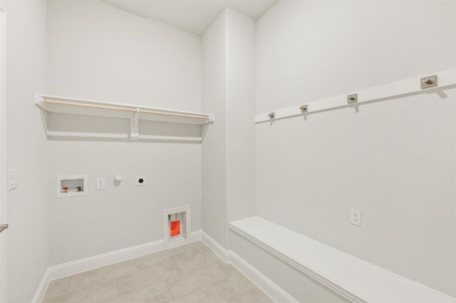 Spacious, unfurnished interior of a new home in Waterscape, Royse City (Image 31).
