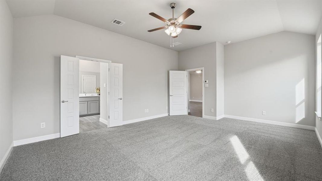 Spacious, unfurnished interior of a new home in Treeline, Justin (Image 22).
