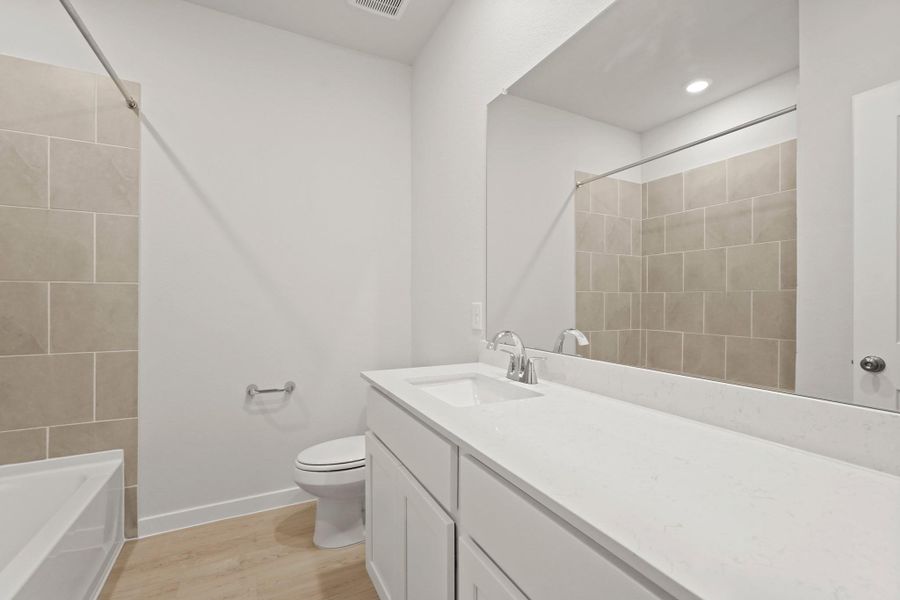 Furnished interior view inside a new home in Magnolia Springs, Montgomery (Image 7).