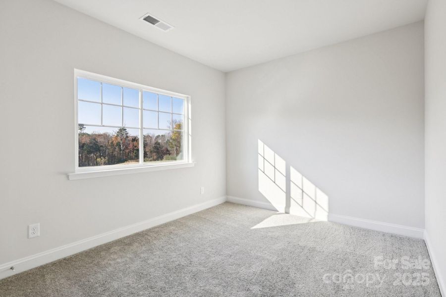 Spacious, unfurnished interior of a new home in Edgewood Preserve, Huntersville (Image 14).