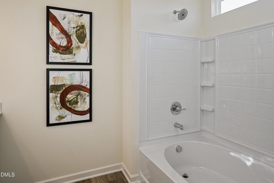 Tub/Shower Combo Tub/Shower Combo