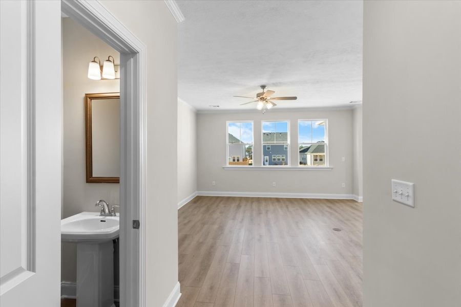 Spacious, unfurnished interior of a new home in Windsor, North Augusta (Image 12).