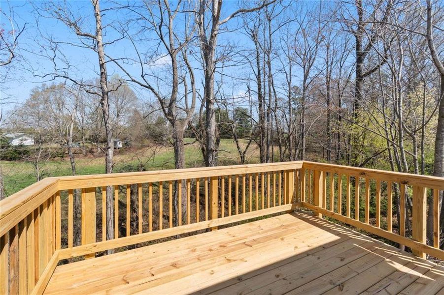 Exterior details and patio area of a home in , Alto (Image 17).