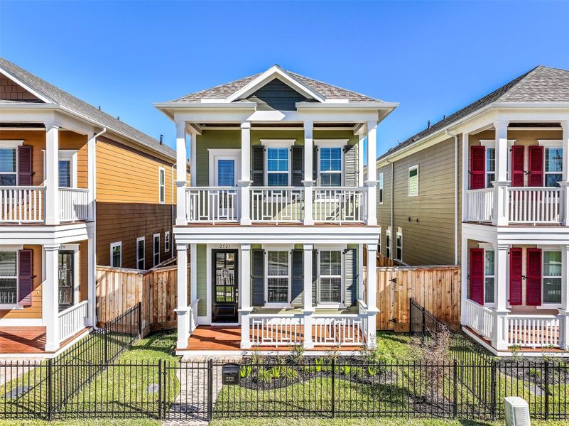 Image 37 of a home in Pearland Old Townsite.