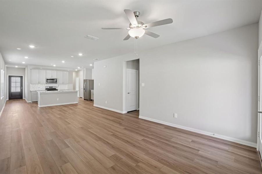 Spacious, unfurnished interior of a new home in Eastridge - Spring Series, McKinney (Image 18). Spacious, unfurnished interior of a new home in Eastridge - Spring Series, McKinney (Image 18).