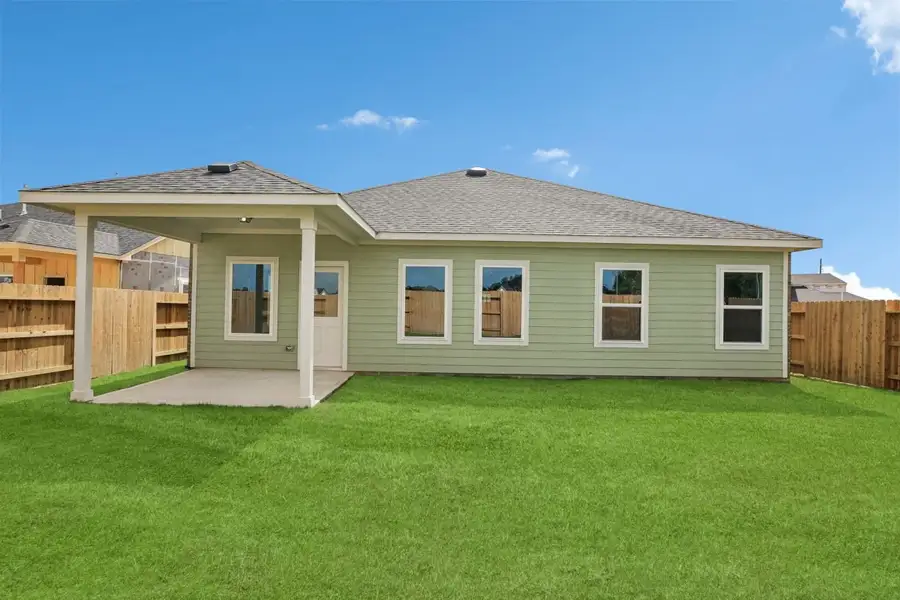 Exterior details and patio area of a home in Sorella, Tomball (Image 16).