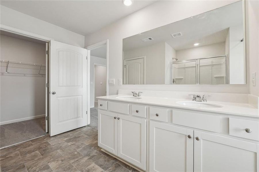 Furnished interior view inside a new home in , Dallas (Image 12).