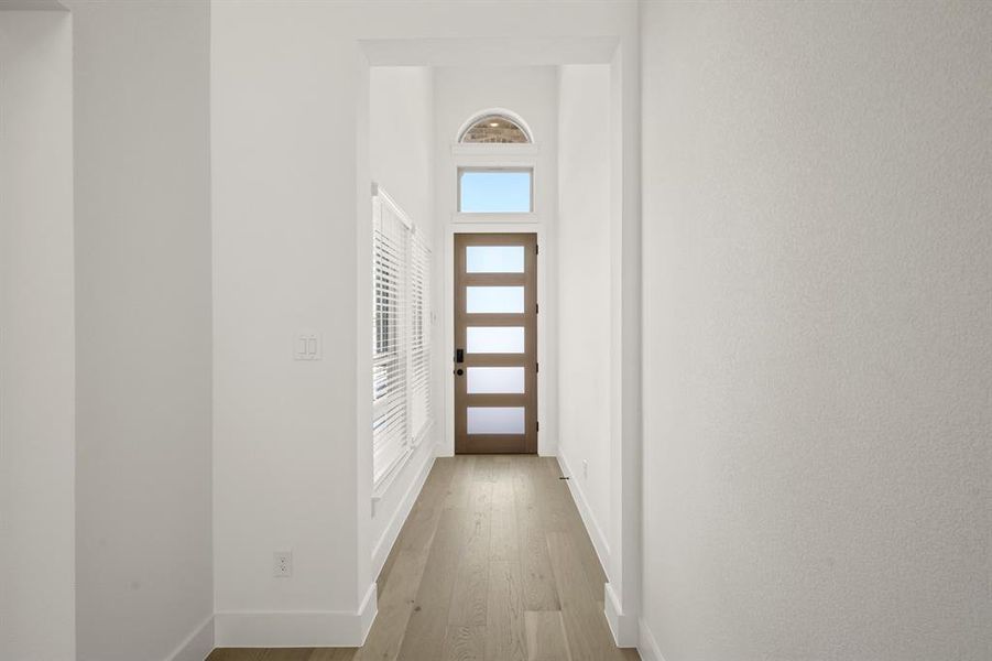 402 Crestview- Entry-1