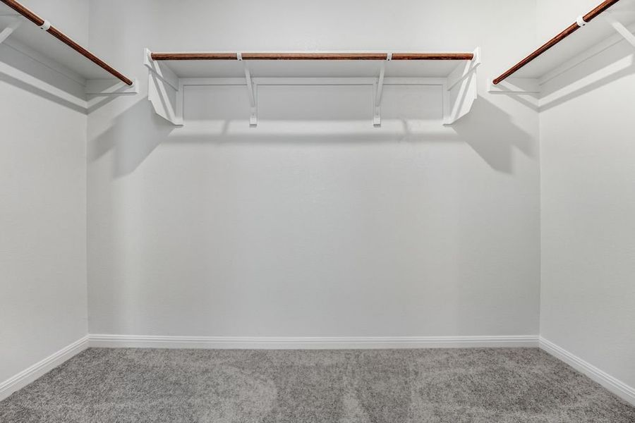 Spacious, unfurnished interior of a new home in Longview, Del Valle (Image 19).