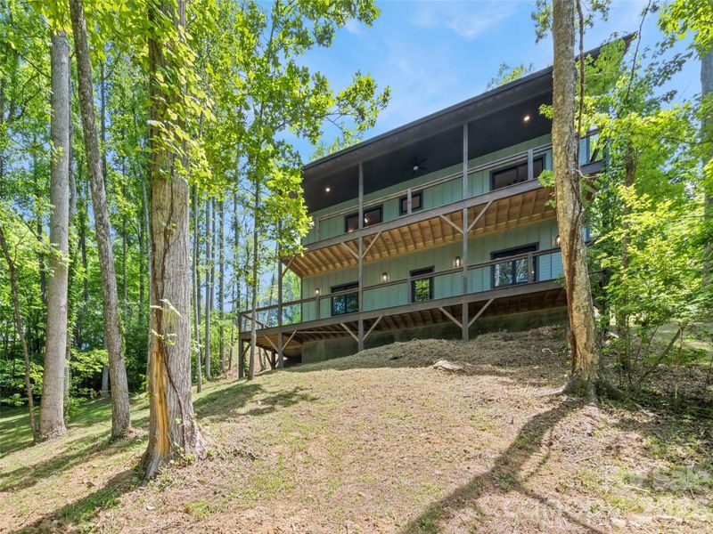 Exterior details and patio area of a home in , Clyde (Image 20).