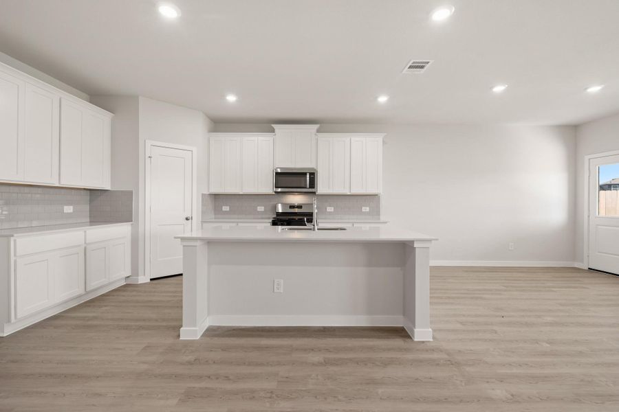 Image 25 of a home in Sunterra.