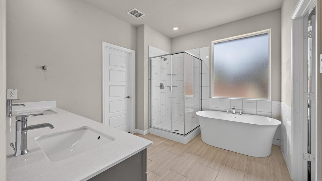 Furnished interior view inside a new home in Lakeview Pointe, Grand Prairie (Image 9).