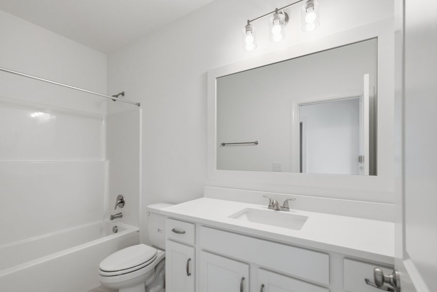 Furnished interior view inside a new home in Sidbury Landing, Wilmington (Image 12).
