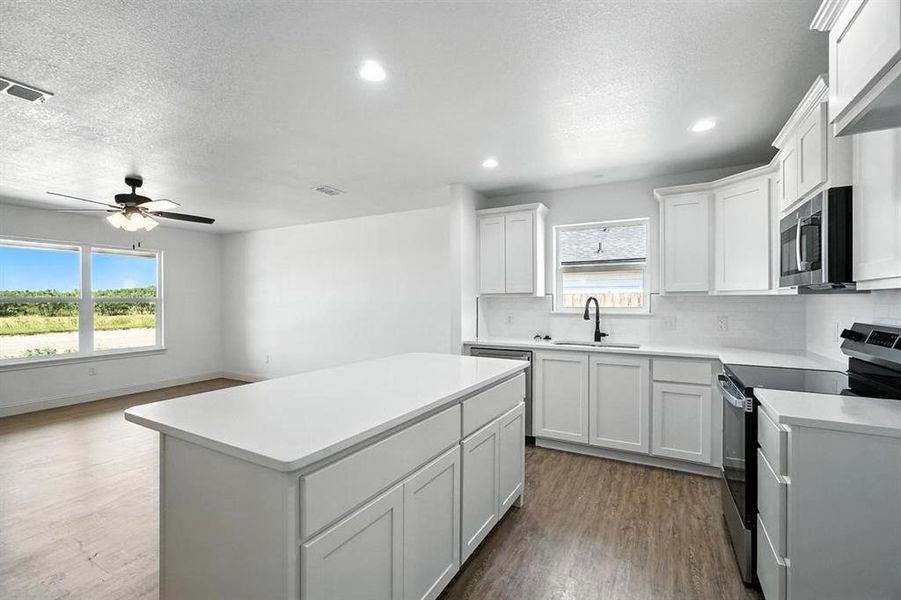 Furnished interior view inside a new home in , Abilene (Image 6).