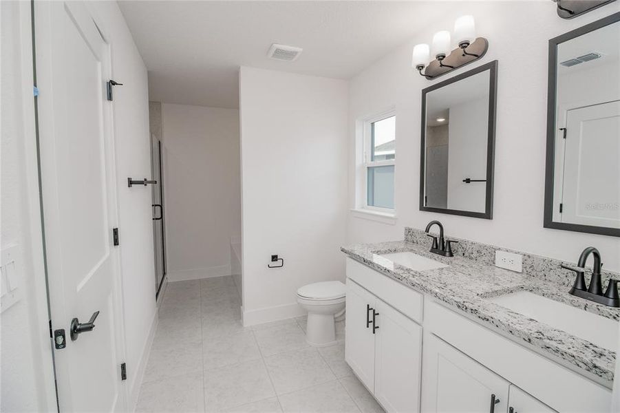 Furnished interior view inside a new home in Hickory Ridge Estates, Lake Wales (Image 8).