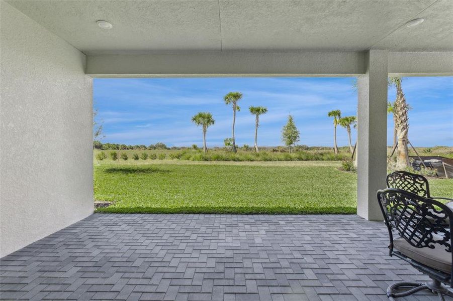 Exterior details and patio area of a home in , Tavares (Image 32).