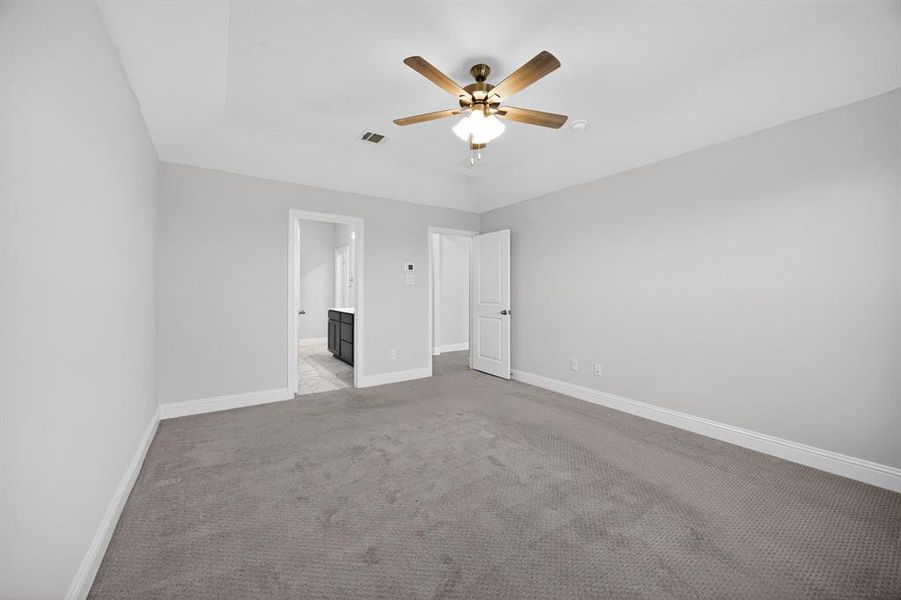 Spacious, unfurnished interior of a new home in Valencia on the Lake, Little Elm (Image 17). Spacious, unfurnished interior of a new home in Valencia on the Lake, Little Elm (Image 17).