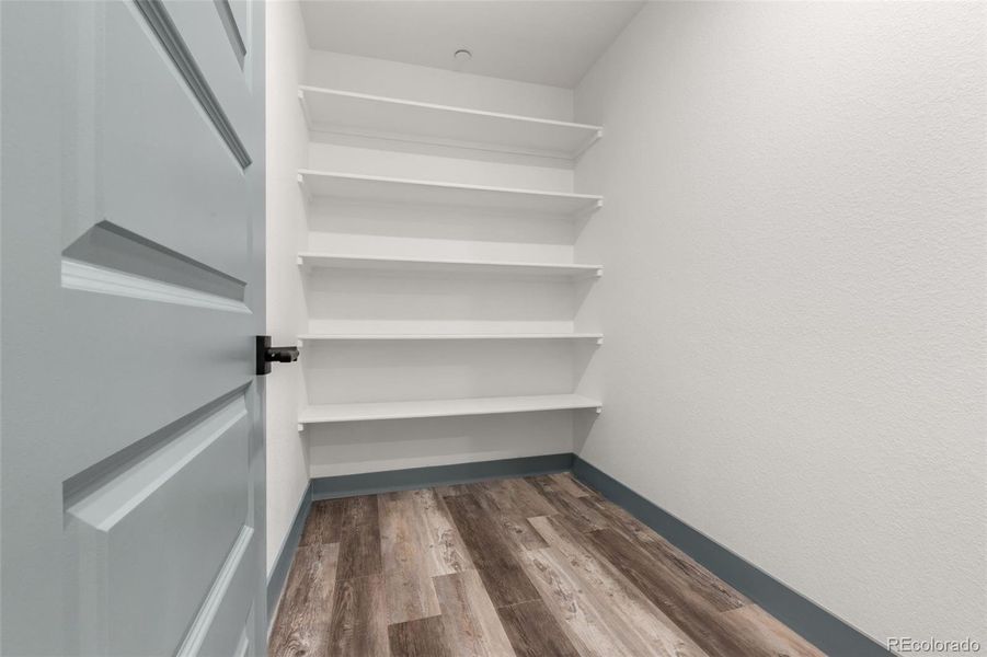 Spacious, unfurnished interior of a new home in , Strasburg (Image 18).