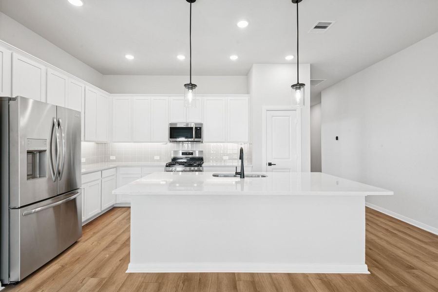 Furnished interior view inside a new home in Jordan Ranch 45' Homesites, Fulshear (Image 7). Furnished interior view inside a new home in Jordan Ranch 45' Homesites, Fulshear (Image 7).