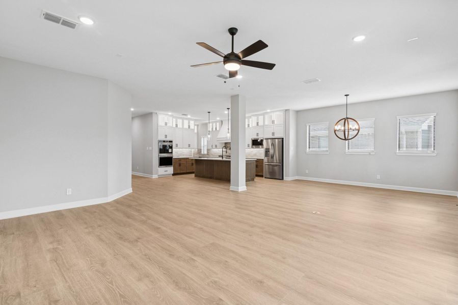 Spacious, unfurnished interior of a new home in The Meadows at Imperial Oaks, Conroe (Image 14).