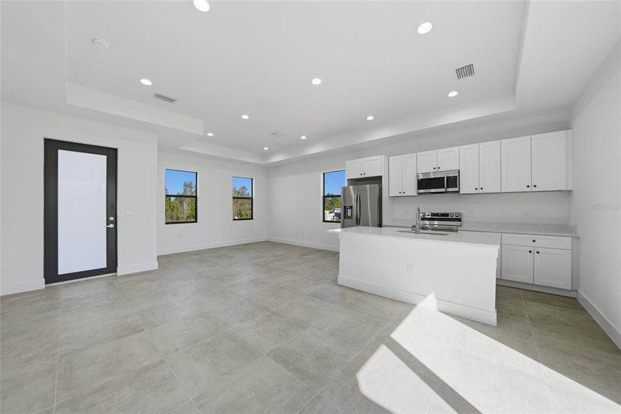 Spacious, unfurnished interior of a new home in , Punta Gorda (Image 18).