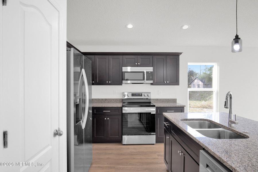 Furnished interior view inside a new home in , Palatka (Image 9).
