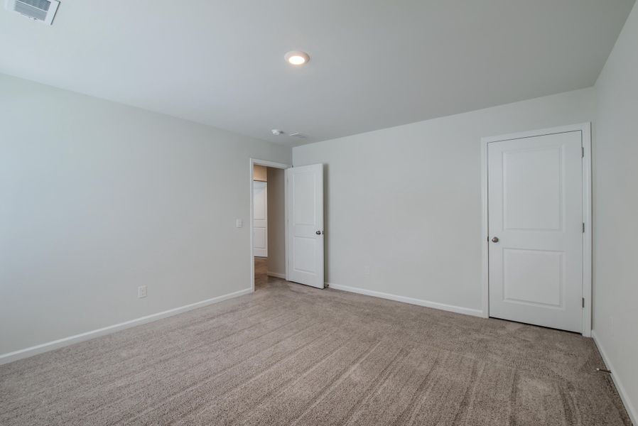 Spacious, unfurnished interior of a new home in Stone Ridge, Moncks Corner (Image 30).