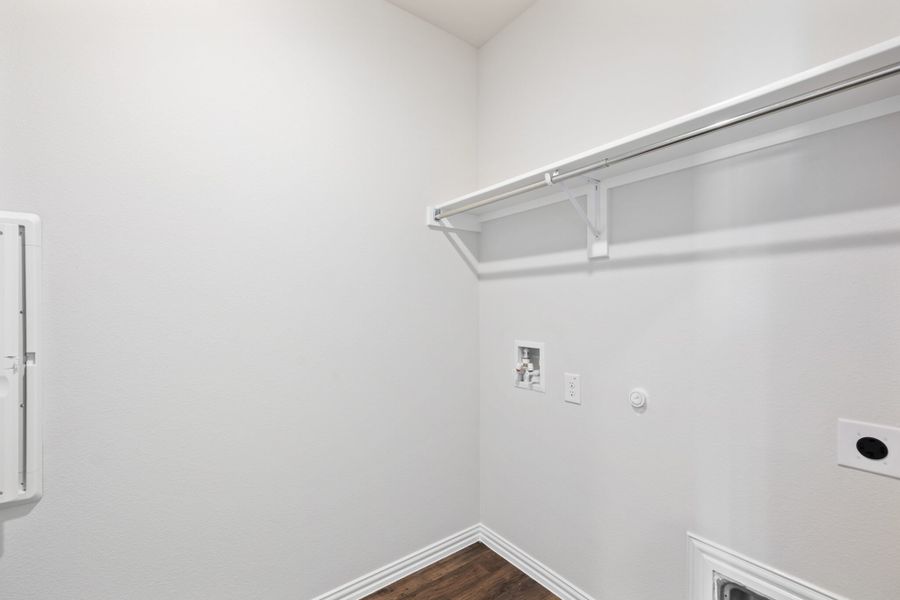 Spacious, unfurnished interior of a new home in Elevon, Lavon (Image 17).