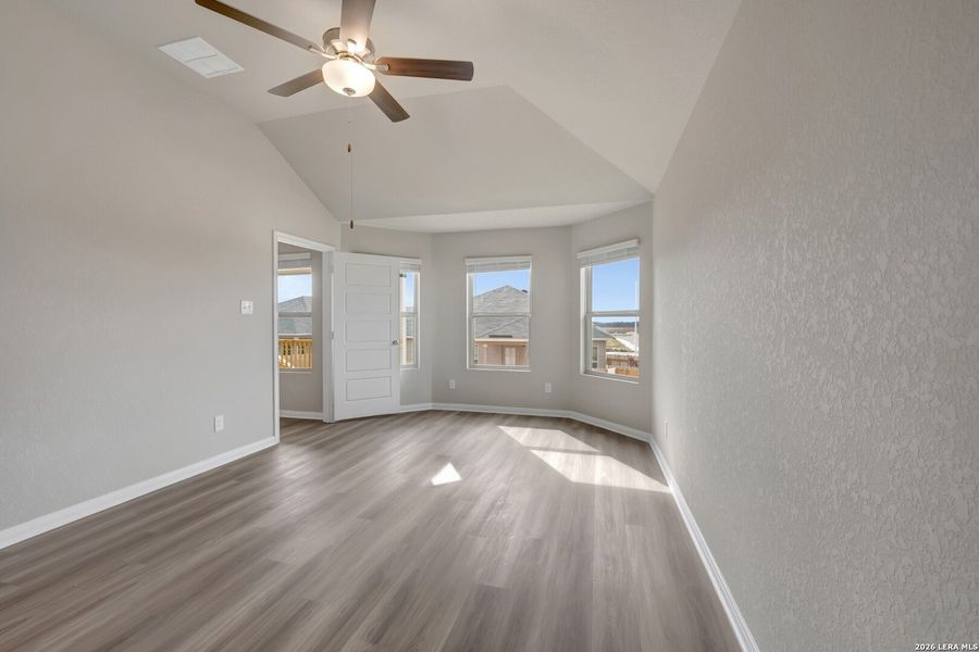 Spacious, unfurnished interior of a new home in Greenspoint Heights, Seguin (Image 41).