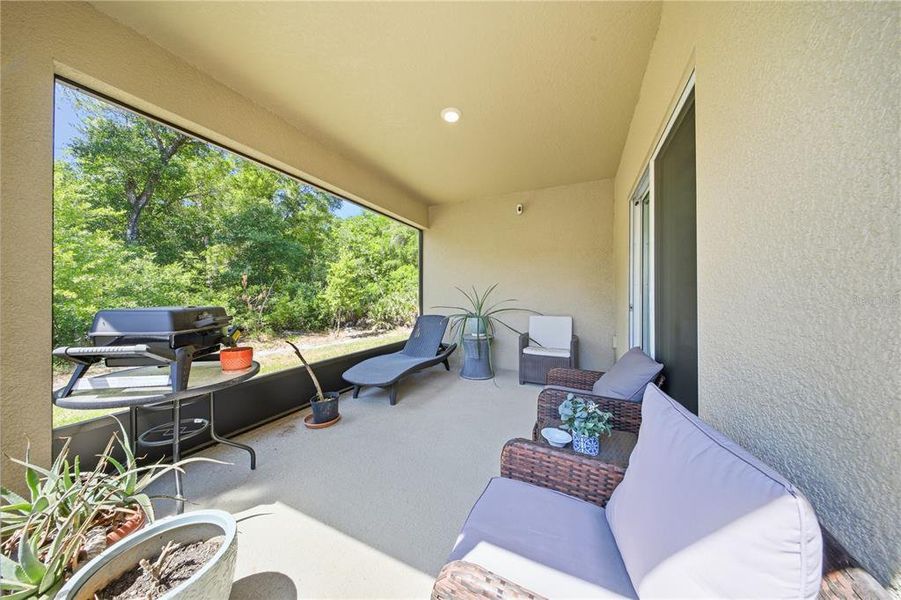 Exterior details and patio area of a home in Pelham Park, Deland (Image 23).