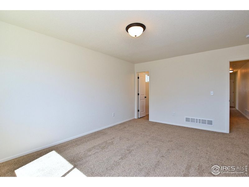 Spacious, unfurnished interior of a new home in , Johnstown (Image 33).