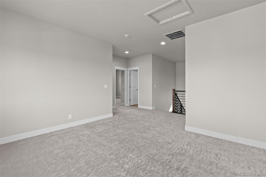 Spacious, unfurnished interior of a new home in , Aurora (Image 29).