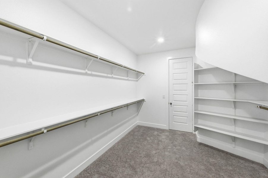 Spacious, unfurnished interior of a new home in The Colony, Bastrop (Image 19).