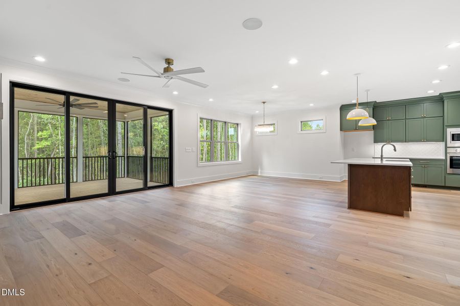 Expansive Sliding Doors Expansive Sliding Doors