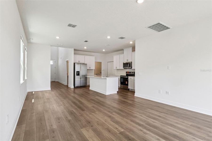 Spacious, unfurnished interior of a new home in Cyrene at Minneola, Minneola (Image 25).