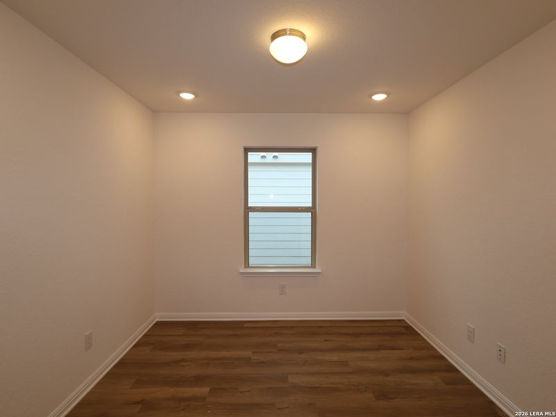 Spacious, unfurnished interior of a new home in Mesquite Ridge, San Antonio (Image 21).